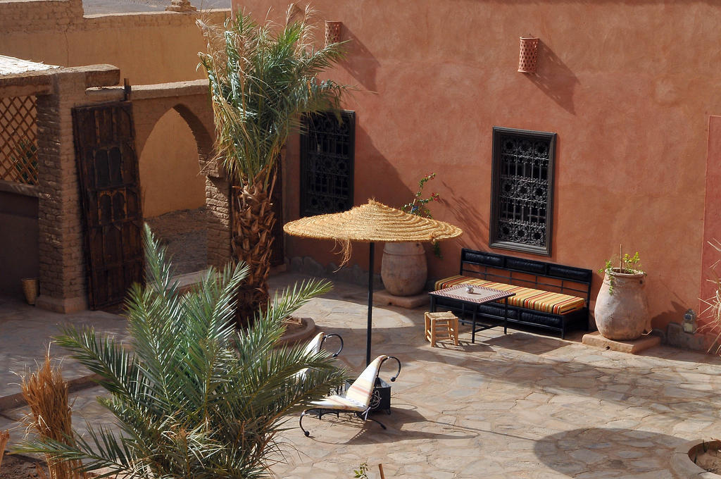 梅尔祖卡 马杜摩洛哥传统庭院酒店 外观 照片